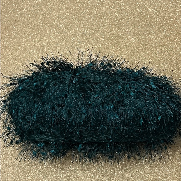 New Emerald Feather Evening Clutch - Picture 14 of 15